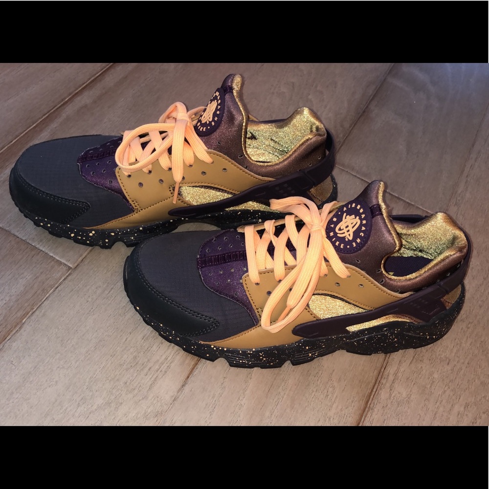 Air Huarache by Nike